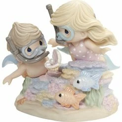 Precious Moments Snorkeling Couple Figurine Table Decor -Precious Moments shop unnamed file 499